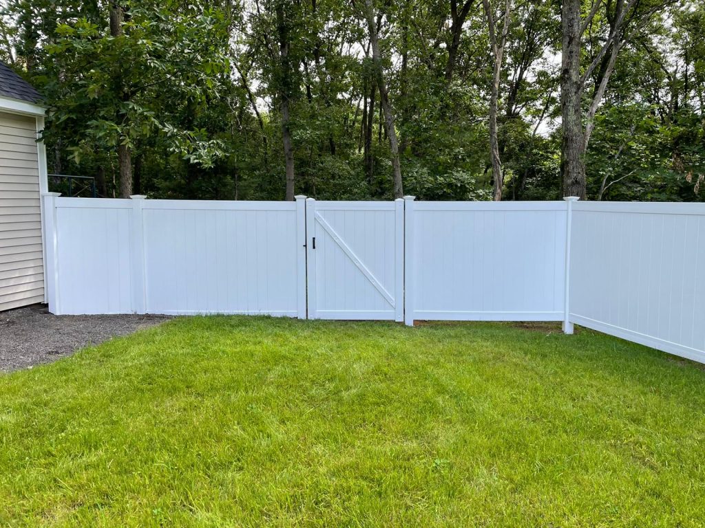 Vinyl wood chain link and aluminum fence styles mix